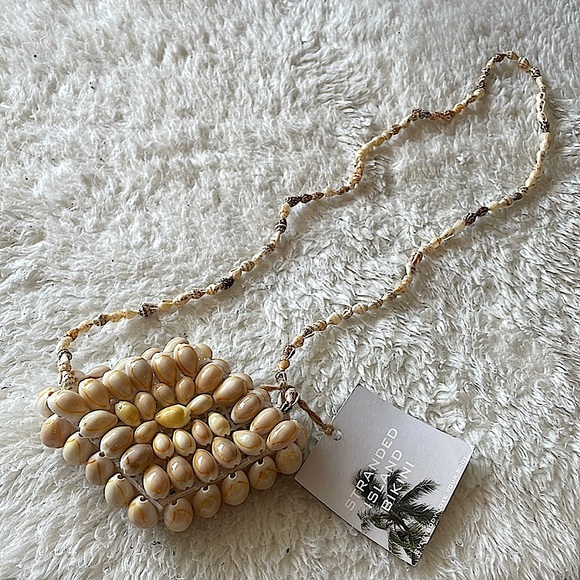 *NEW* Shell Mini Purse - Picture 2 of 4